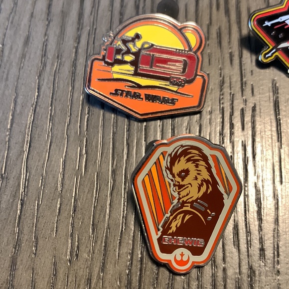 Set of Star Wars Pins from Disney - 5 pins - Picture 2 of 6